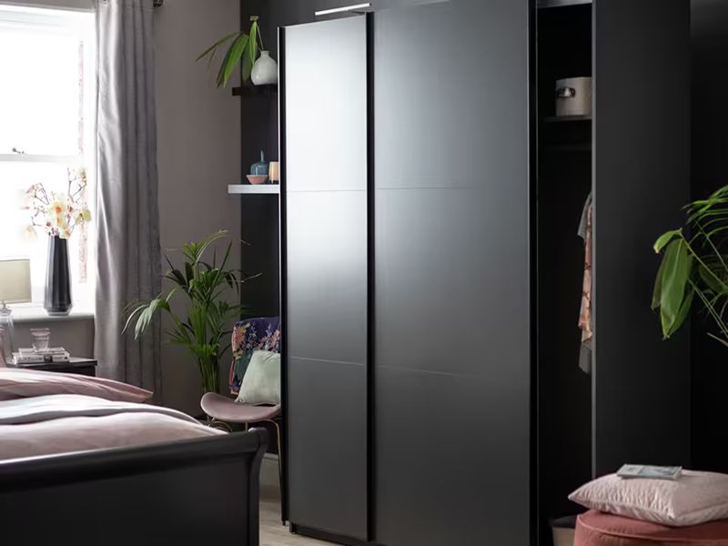Modern Black Matte Lacquer Finish Solid Wood Wardrobe with Sliding Door Design