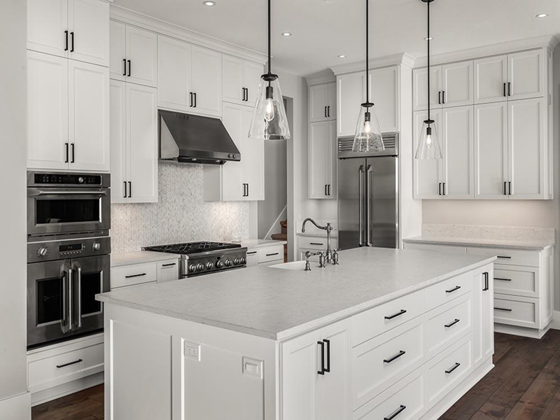 High Quality Shaker Style White Lacquered Solid Wood Kitchen Cabinets
