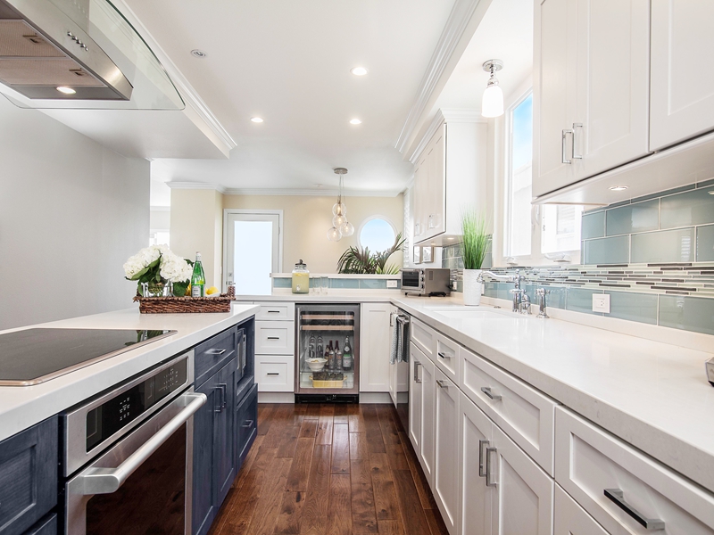 beautiful kitchen cabinet with shaker panel