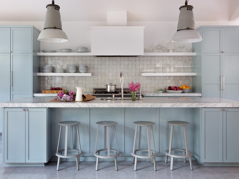 Classic Shaker Style Solid Wood Cabinets with Light Blue Lacquer Finish