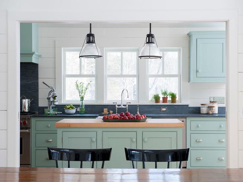 Classic Shaker Style Light Green Solid Wood Cabinets