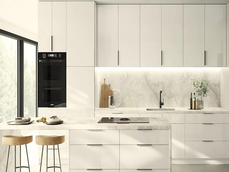 Modern Style Melamine White Finish Flat Panel Kitchen Cabinets