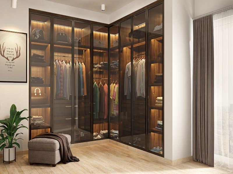 determine the wardrobe door