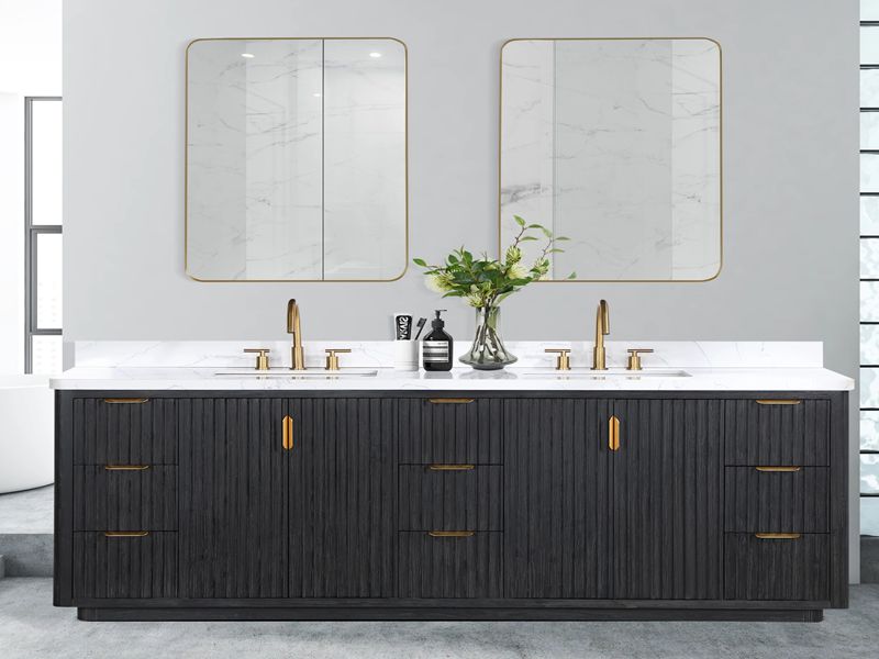 Modern Light Luxury Style Lacquered Finish Solid Wood Bathroom Vanity Cabinet with Grille Door Panel Moulding