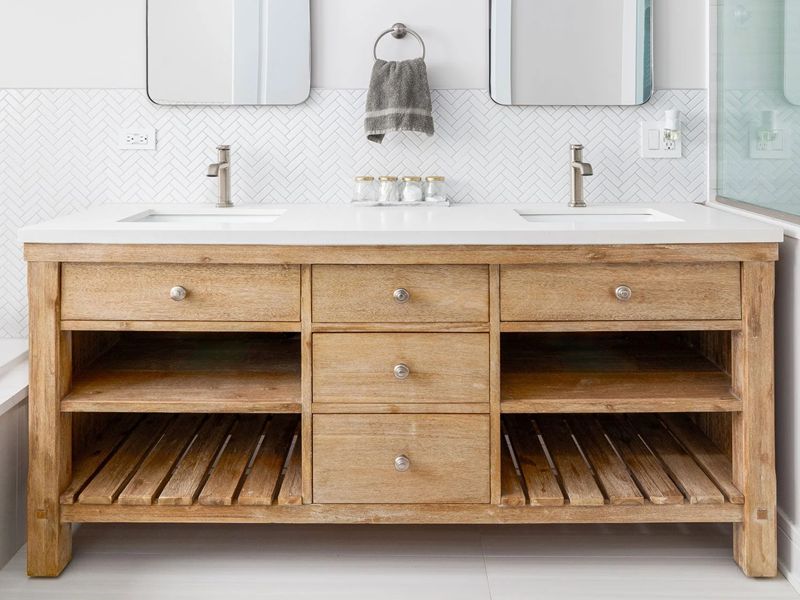 customisatiom of bathroom cabinet