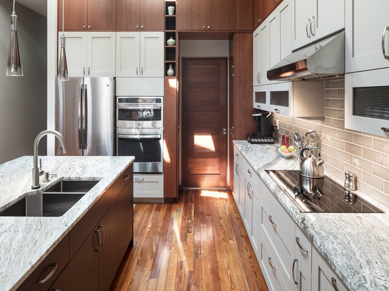 White Shaker Style Kitchen Cabinet with kitchen Island Design