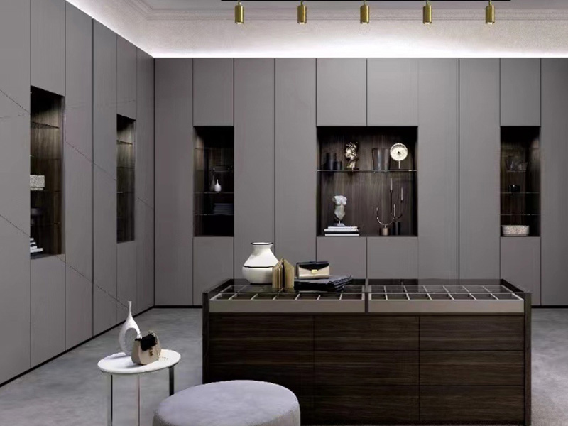 walk-in closet