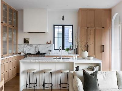 Kitchen Cabinets with Nice Wood Grain