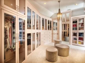 French Light Luxury Walk-in Wardrobe