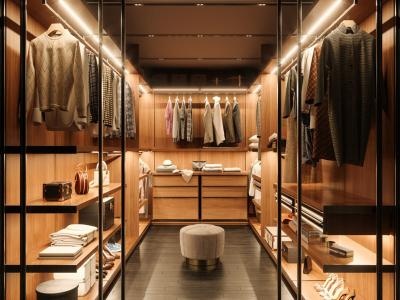 Minimalist Walk-in Wardrobe