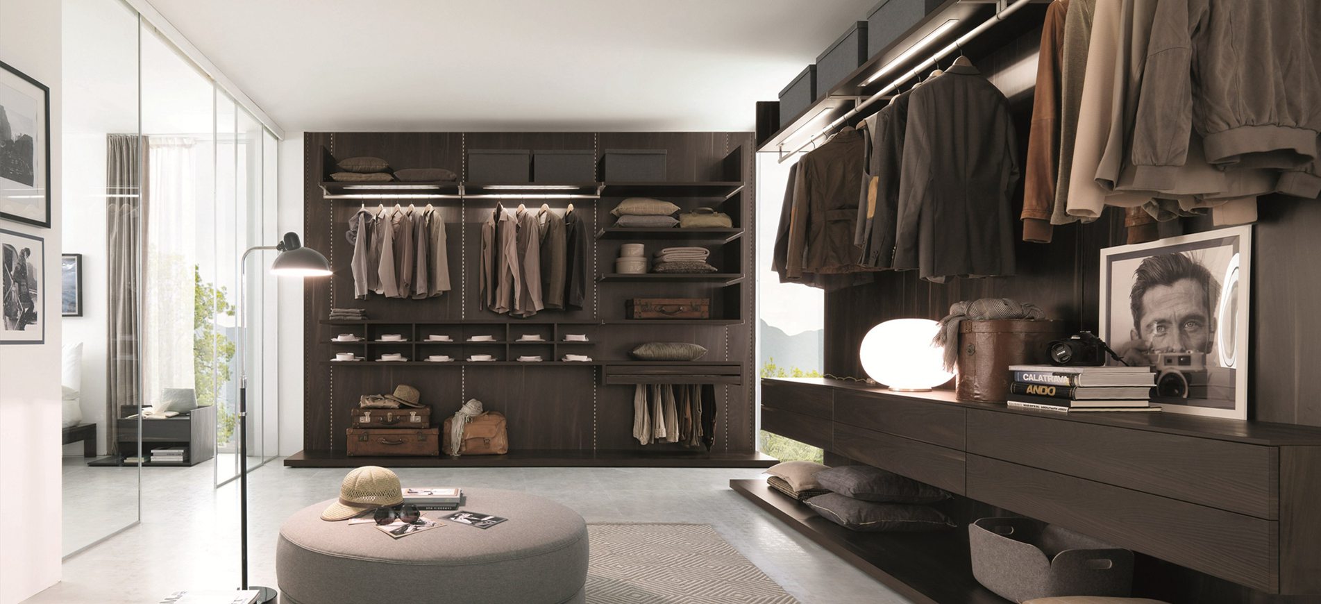 Modern Style Walk-in Closet