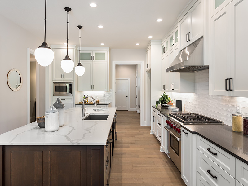 Do You Know the Pros and Cons of Shaker Kitchen Cabinets?